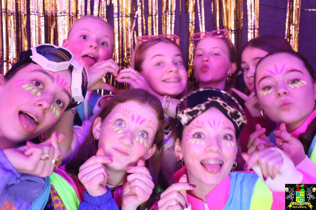 ../Images/Jeugd Opwarmbal Photobooth 401.jpg